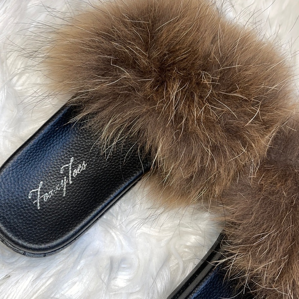 Slippers - Picture 3 of 3